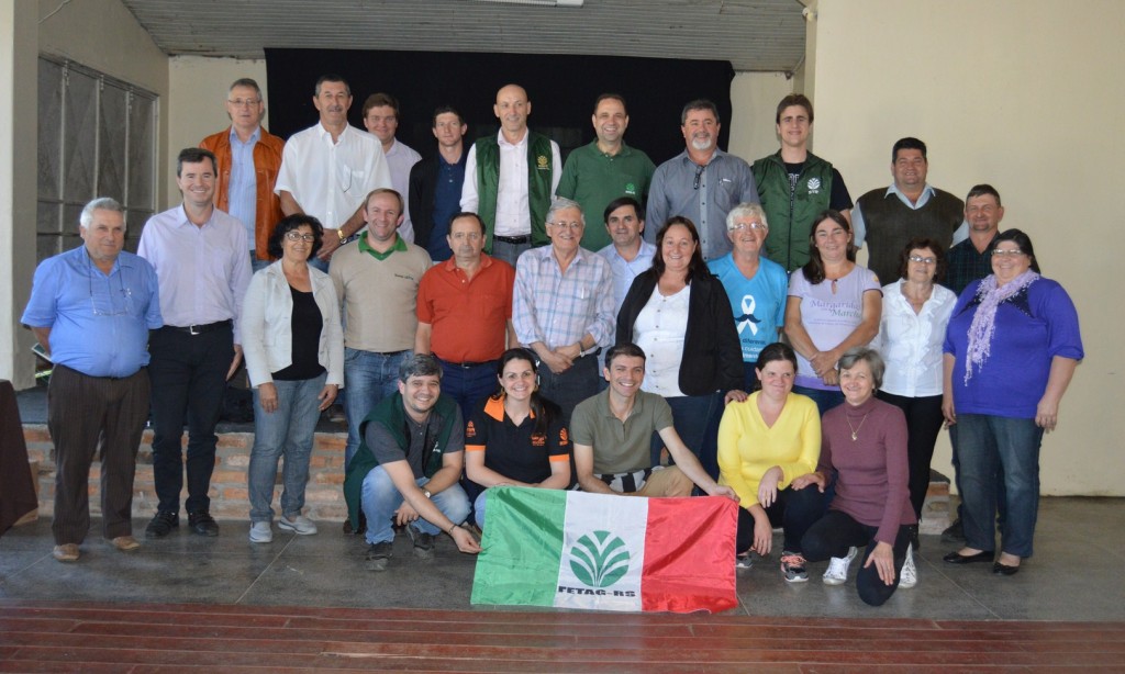 STR de Vacaria e Muitos Capões participa de reunião promovida pela Fetag-RS em Taquara