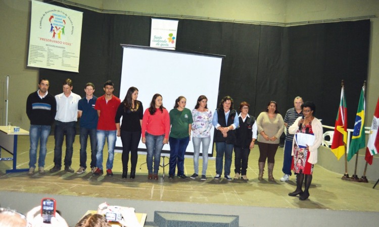 SEMINÁRIO DE SAÚDE DO TRABALHADOR DO CAMPO DIVULGA PESQUISA SOBRE O USO DE AGROTÓXICOS