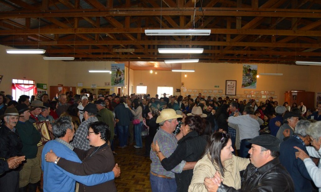 FESTA DO AGRICULTOR É SUCESSO EM SÃO PEDRO
