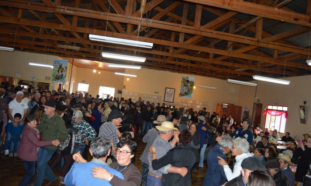 FESTA DO AGRICULTOR É SUCESSO EM SÃO PEDRO