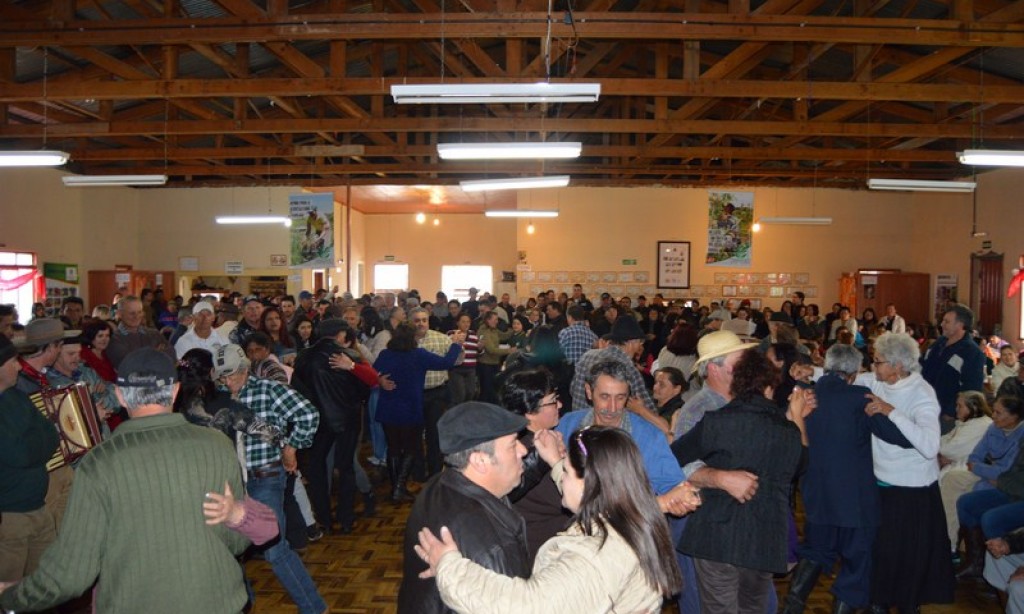 FESTA DO AGRICULTOR É SUCESSO EM SÃO PEDRO