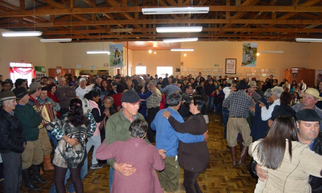 FESTA DO AGRICULTOR É SUCESSO EM SÃO PEDRO