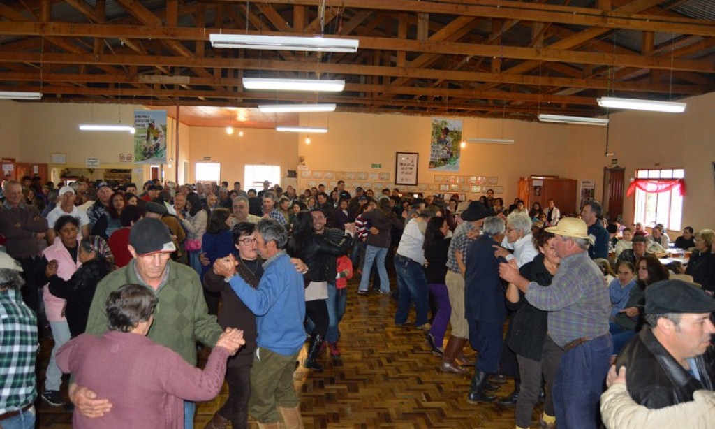 FESTA DO AGRICULTOR É SUCESSO EM SÃO PEDRO