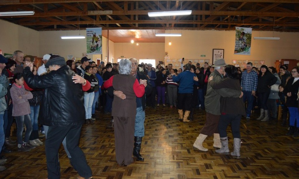 FESTA DO AGRICULTOR É SUCESSO EM SÃO PEDRO