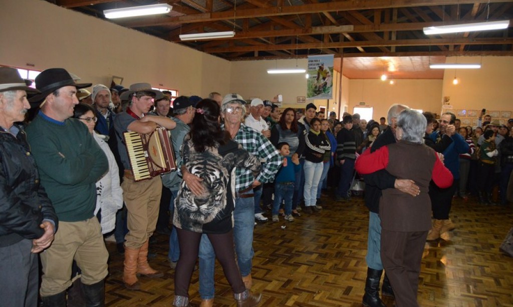 FESTA DO AGRICULTOR É SUCESSO EM SÃO PEDRO