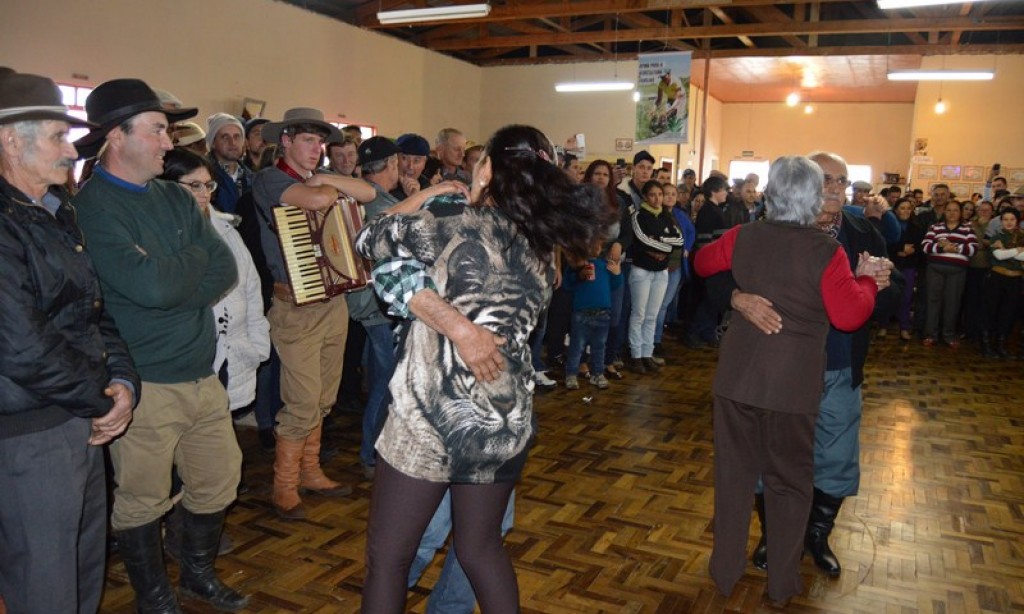 FESTA DO AGRICULTOR É SUCESSO EM SÃO PEDRO