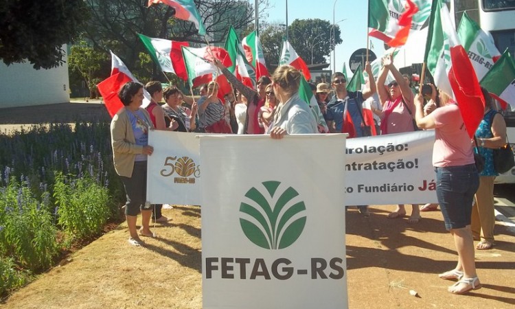 MULHERES DO STR NA MARCHA DAS MARGARIDAS 2015