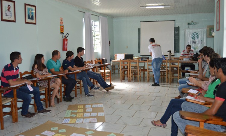 COMISSÃO DE JOVENS RURAIS DE VACARIA SE REUNE NO STR