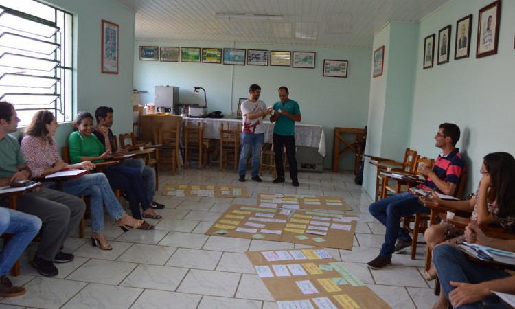 COMISSÃO DE JOVENS RURAIS DE VACARIA SE REUNE NO STR