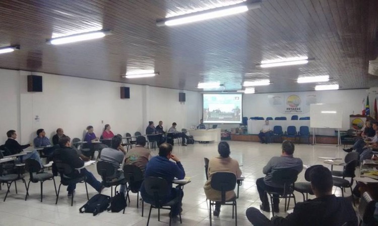 STR PARTICIPA EM FLORIANÓPOLIS DE CURSOS ESTADUAIS DE FORMAÇÃO DE ASSALARIADOS RURAIS