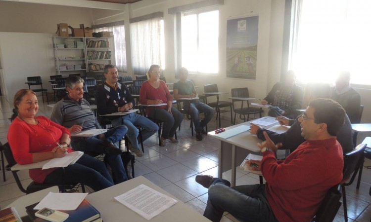 STR PARTICIPA EM FLORIANÓPOLIS DE CURSOS ESTADUAIS DE FORMAÇÃO DE ASSALARIADOS RURAIS