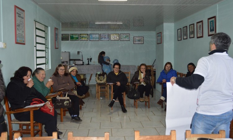 COMISSÃO DE MULHERES DO STR SE REÚNE EM VACARIA