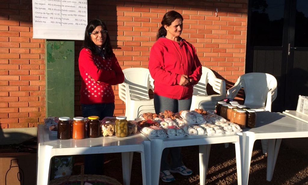 PRIMEIRA FEIRA DA AGRICULTURA FAMILIAR DE MUITOS CAPÕES