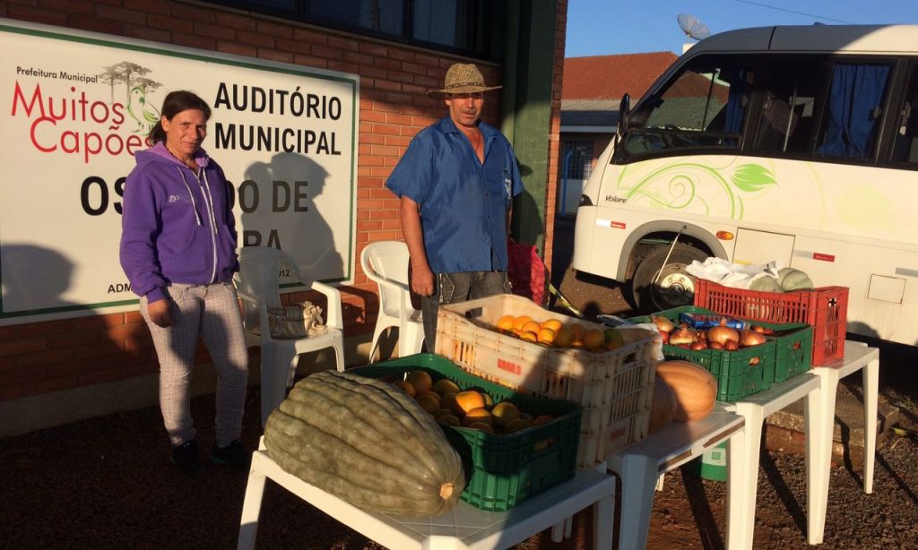 PRIMEIRA FEIRA DA AGRICULTURA FAMILIAR DE MUITOS CAPÕES