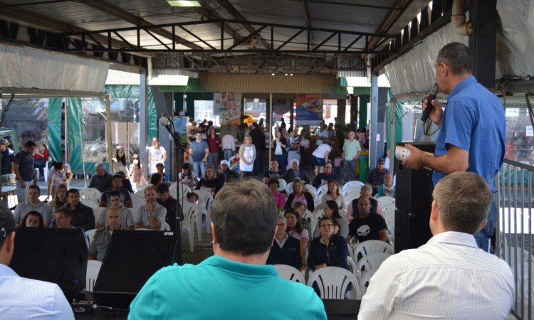 Feira de Pequenas Frutas Movimentou bom publico no final de semana