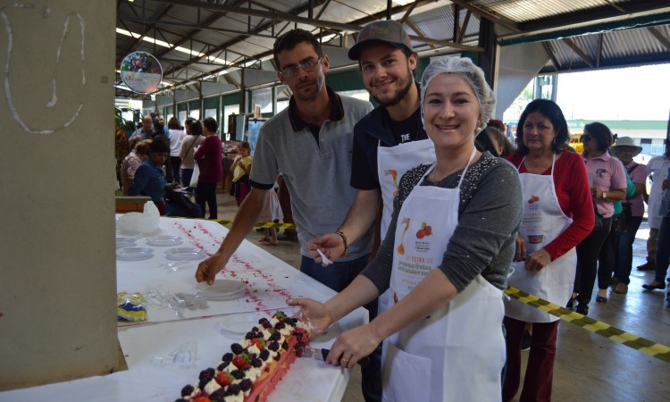 Feira de Pequenas Frutas Movimentou bom publico no final de semana