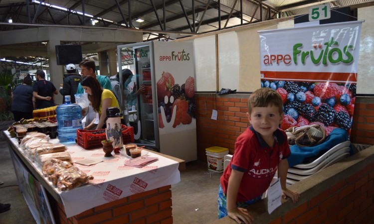 Feira de Pequenas Frutas Movimentou bom publico no final de semana