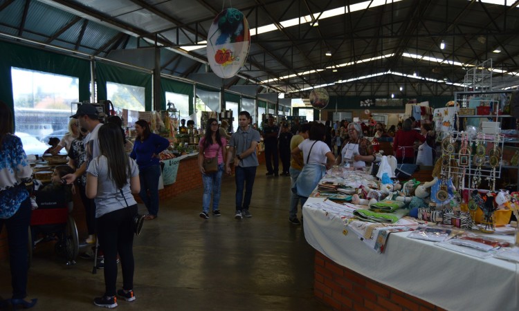 Feira de Pequenas Frutas Movimentou bom publico no final de semana