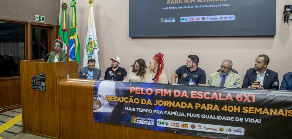 Senador Paulo Paim participa de ato pela redução da jornada de trabalho na Câmara de Caxias do Sul