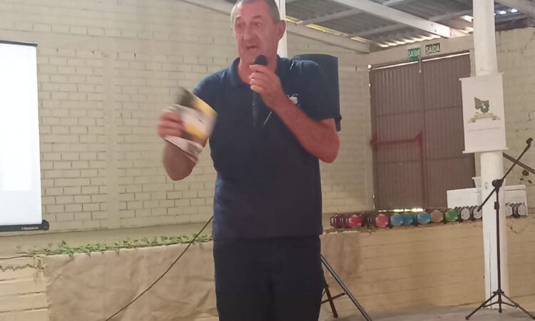 Sérgio Poletto participa de encontro de apicultores em São José dos Ausentes e destaca importância da agricultura familiar